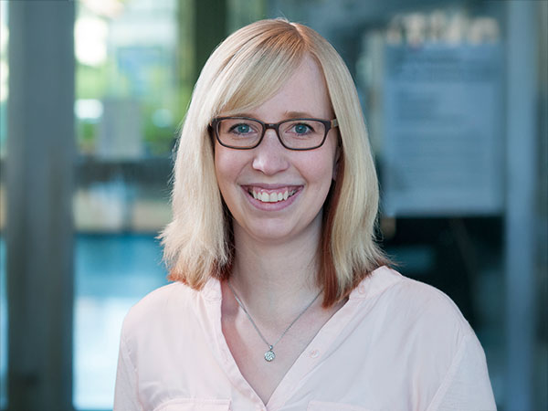 Portrait: Janina Helms